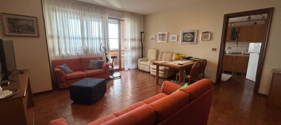 4 rooms Apartment in Parma, Italy No. 298928 7