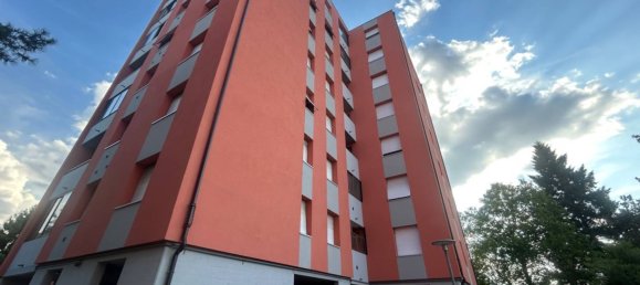 4 rooms Apartment in Parma, Italy No. 298928 2