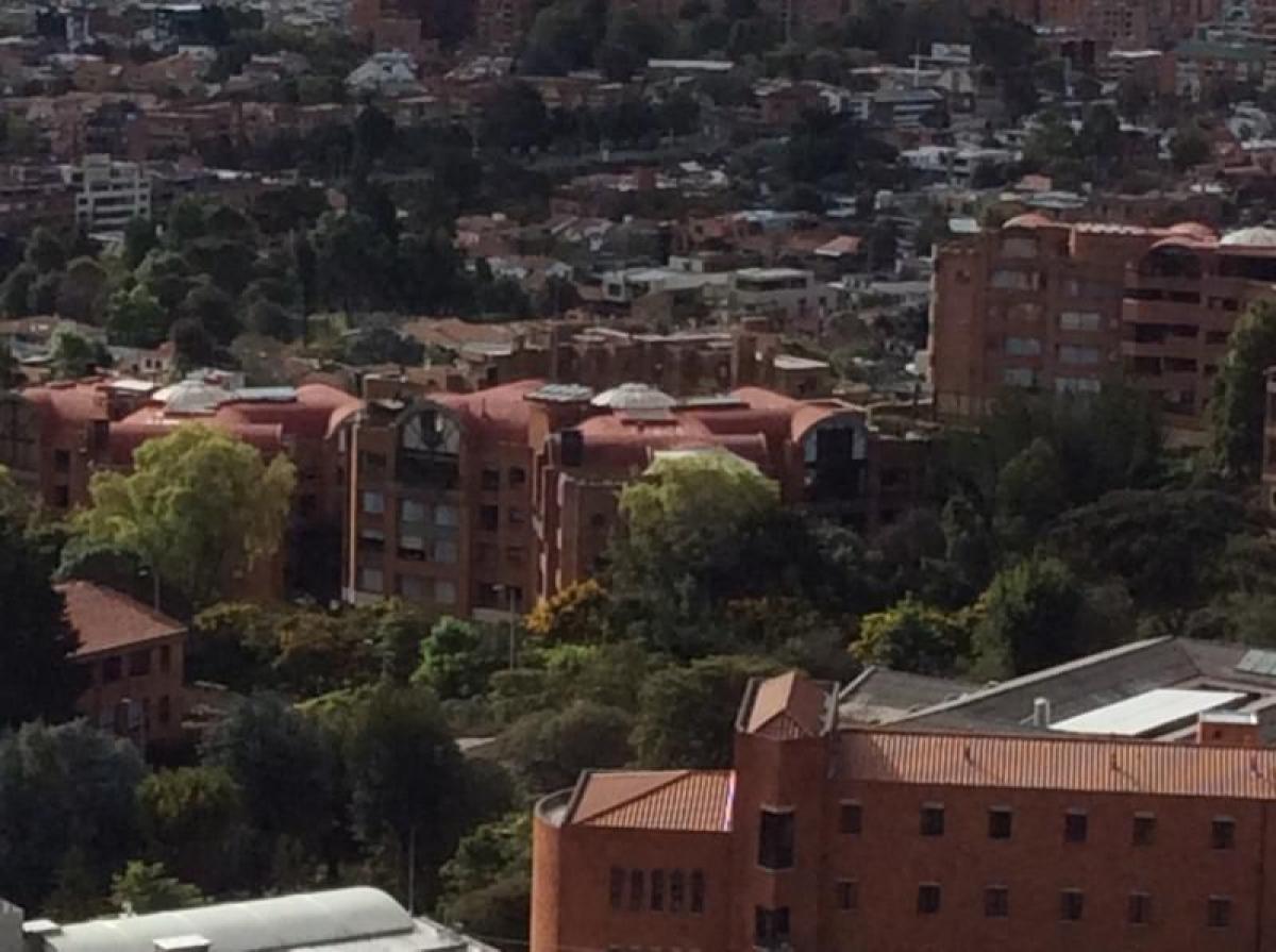 Casa de 4 dormitorios en Bogotá, Colombia No. 10207