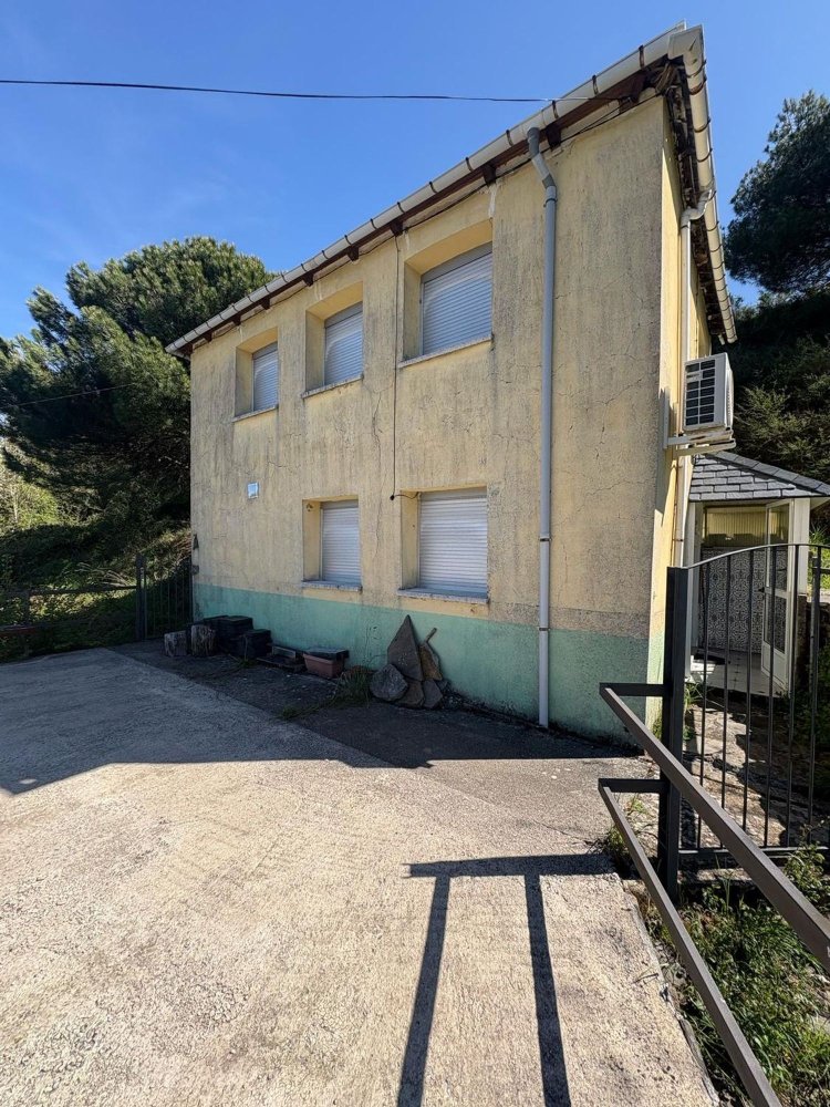 3 bedrooms House in Leon, Spain No. 251266