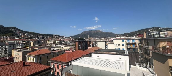 3 rooms Apartment in Salerno, Italy No. 302845 4