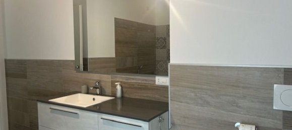 3 Schlafzimmer Wohnung in Lavena Ponte Tresa, Italy, Nr. 329690 9