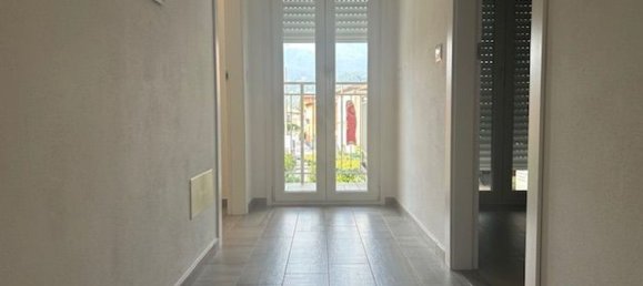 3 Schlafzimmer Wohnung in Lavena Ponte Tresa, Italy, Nr. 329690 19