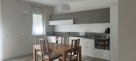 3 Schlafzimmer Wohnung in Lavena Ponte Tresa, Italy, Nr. 329690 2