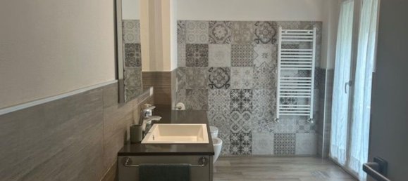 3 Schlafzimmer Wohnung in Lavena Ponte Tresa, Italy, Nr. 329690 10