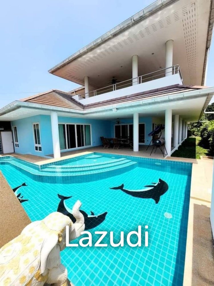 4 bedrooms Villa in Bang Lamung, Thailand No. 17482