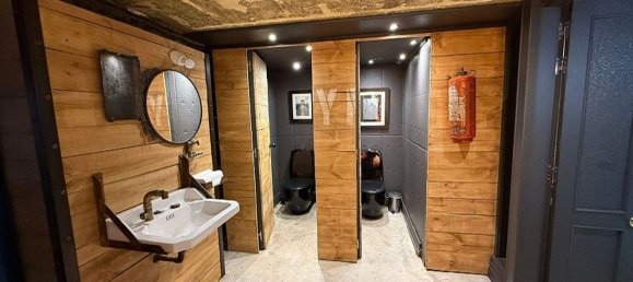 Gewerbliche Immobilie in Valladolid, Spain 140m², Nr. 70315 8