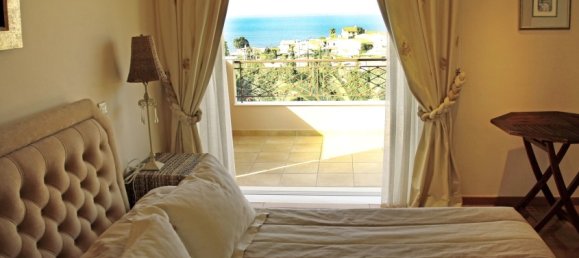 6 chambres Villa à Palaia Fokaia, Greece No. 5946 10