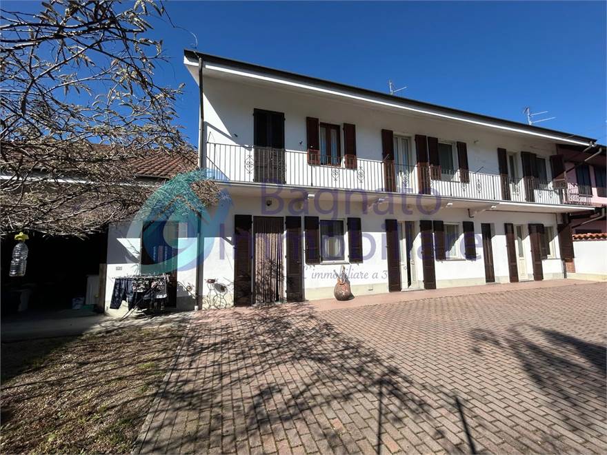 Вилла с 5 спальнями в Роббьо, Италия № 390202