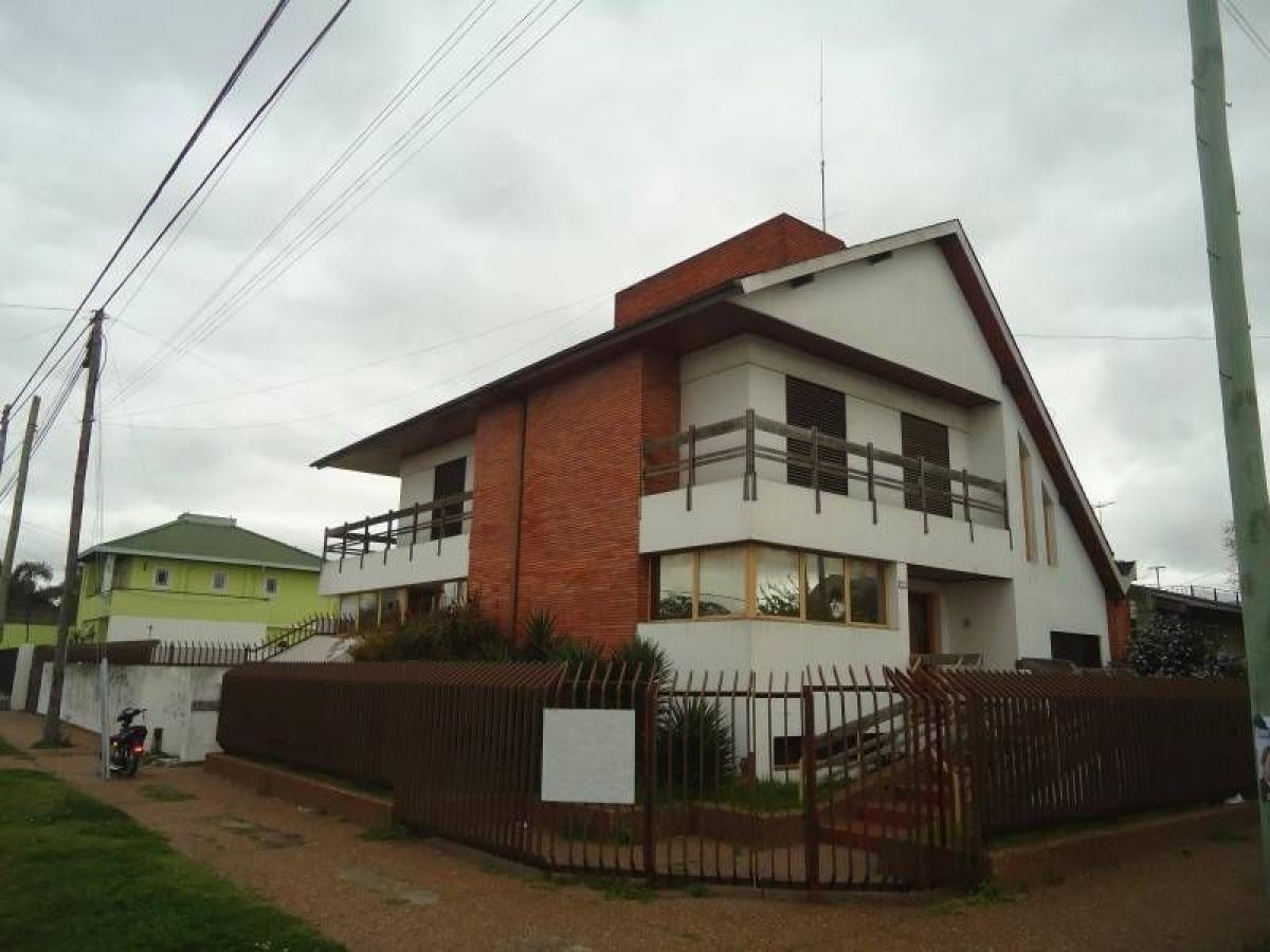 4 chambres Maison à Almirante Brown, Argentina No. 70821