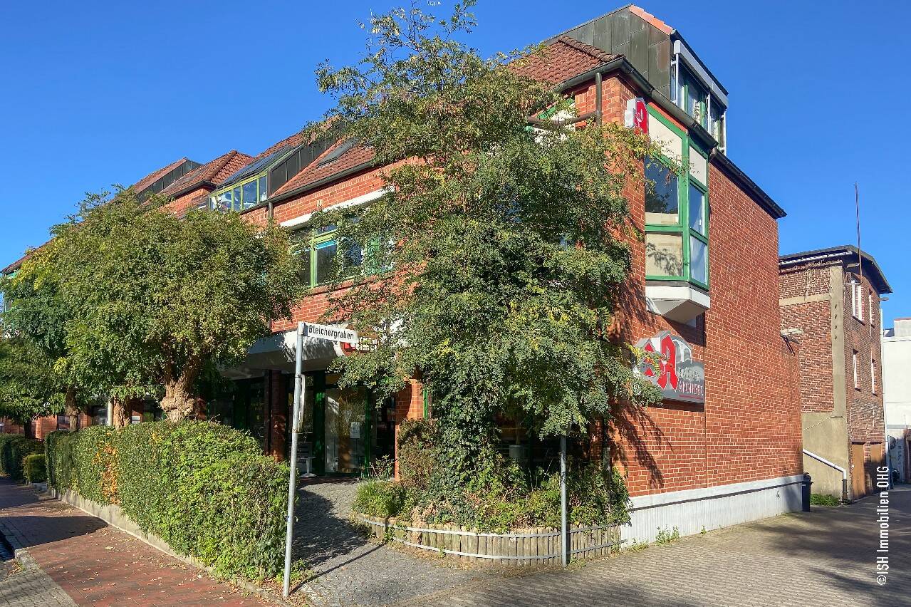 Propiedad comercial de 3 habitaciónes en Stade, Germany No. 147732