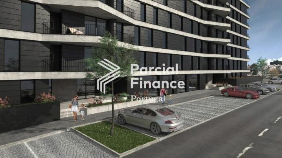 Tienda de 3 dormitorios en Porto, Portugal No. 8117