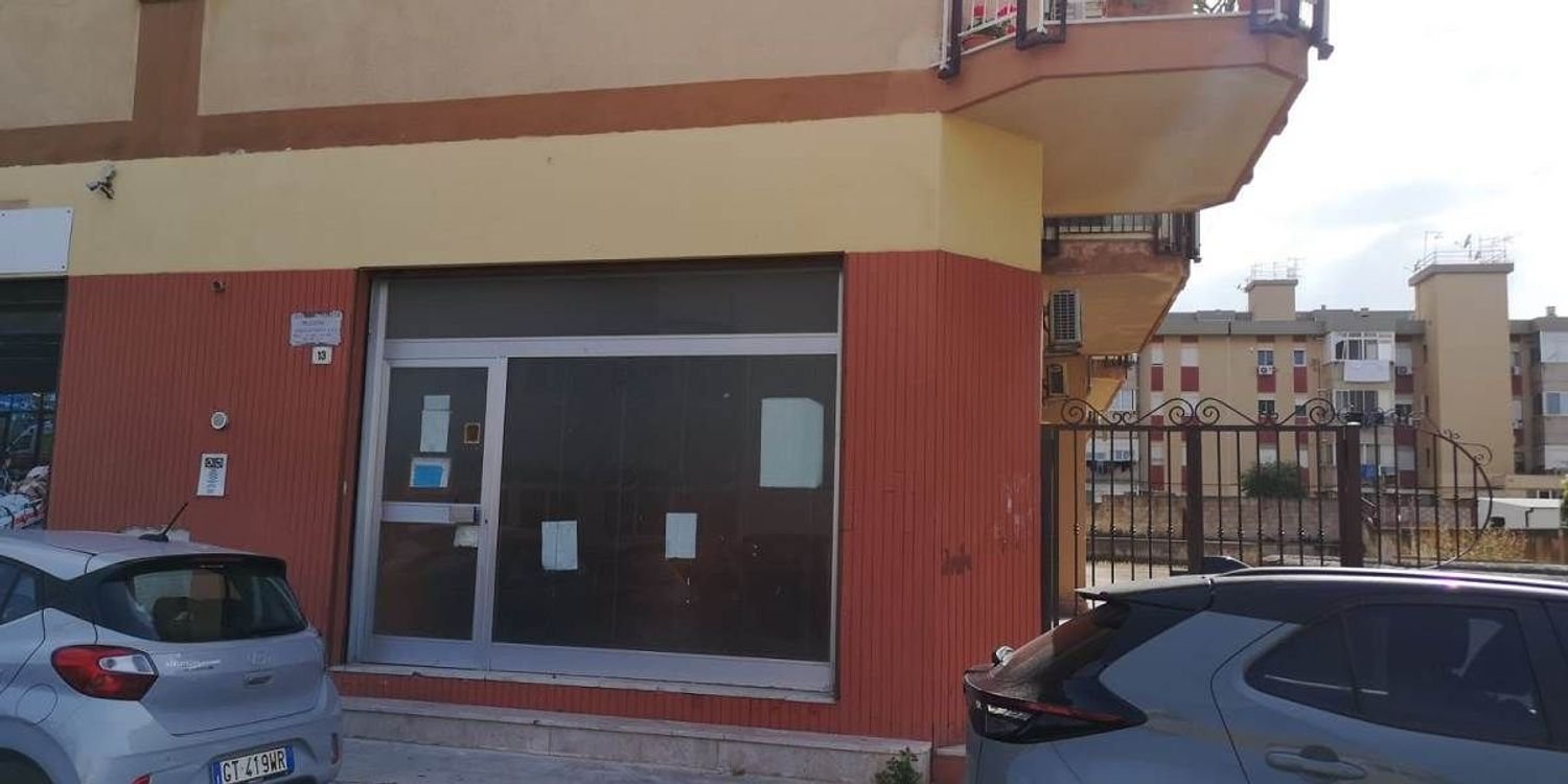 43m² Commercial property in Palermo, Italy No. 347517
