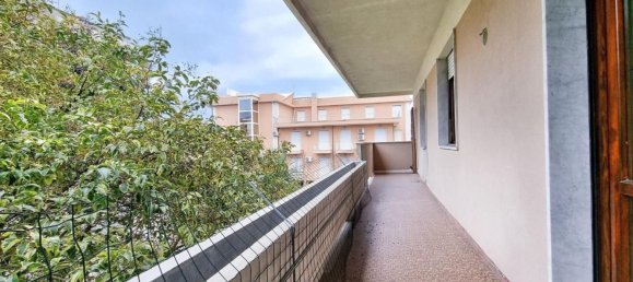 Apartamento de 4 habitaciónes en Massa, Italy No. 119518 2