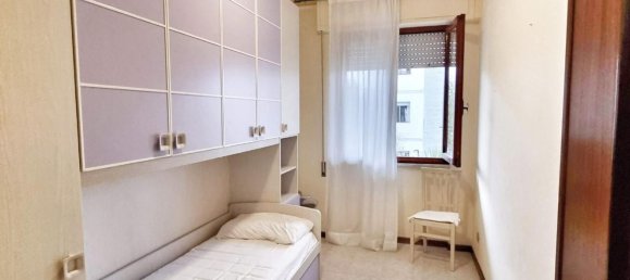 Apartamento de 4 habitaciónes en Massa, Italy No. 119518 11