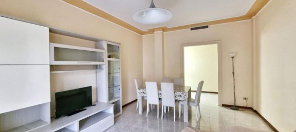 Apartamento de 4 habitaciónes en Massa, Italy No. 119518 3