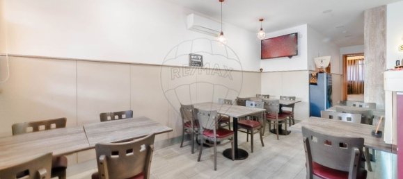 79m² Commercial property in Vila Nova de Gaia, Portugal No. 15559 14