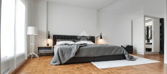 3 rooms Apartment in Mariano Comense, Italy No. 283419 6