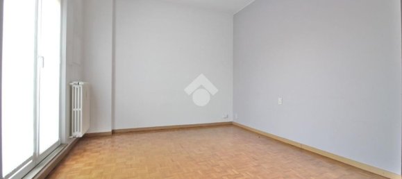 3 rooms Apartment in Mariano Comense, Italy No. 283419 19