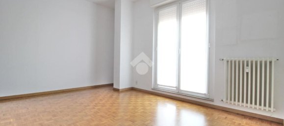 3 rooms Apartment in Mariano Comense, Italy No. 283419 20