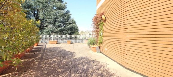 3 rooms Apartment in Mariano Comense, Italy No. 283419 3