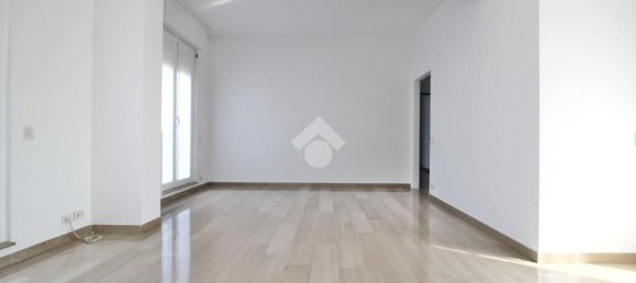 3 rooms Apartment in Mariano Comense, Italy No. 283419 15