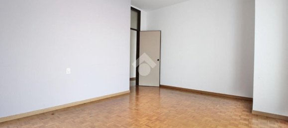 3 rooms Apartment in Mariano Comense, Italy No. 283419 21