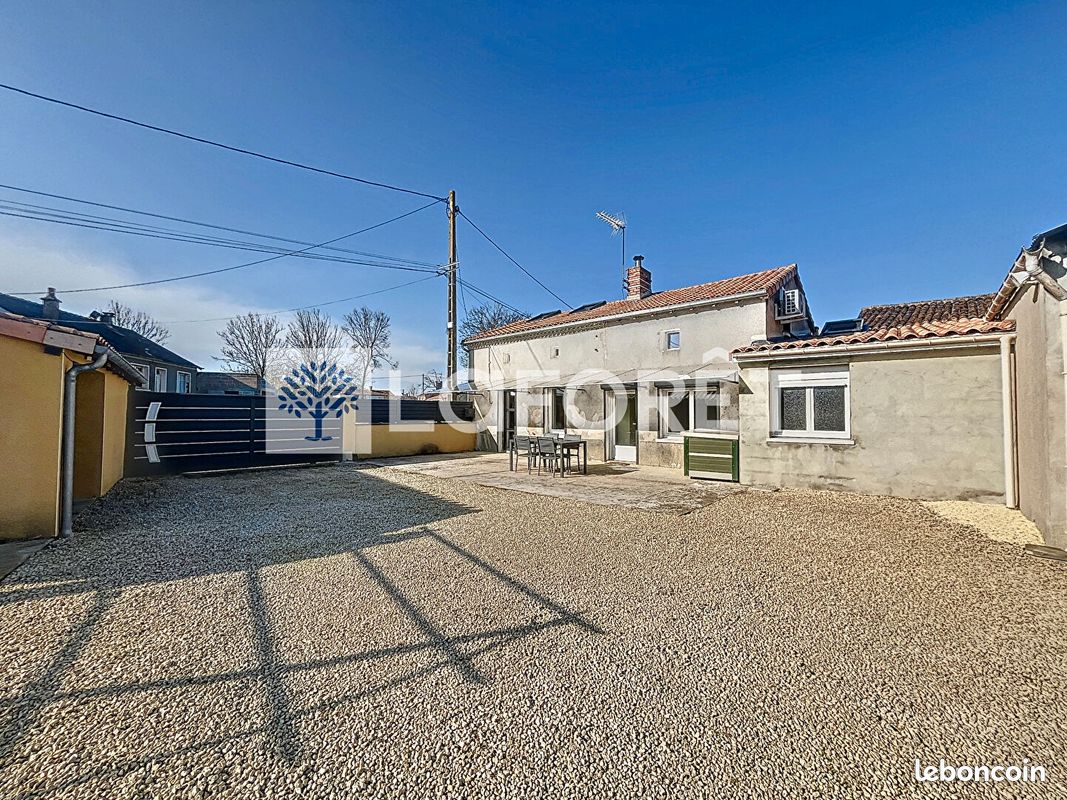 2 Schlafzimmer Haus in Deux-Sevres, France, Nr. 102648