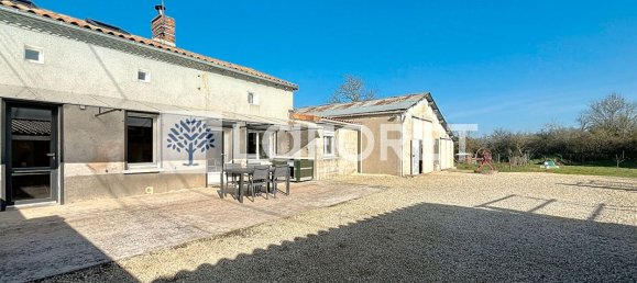 2 Schlafzimmer Haus in Deux-Sevres, France, Nr. 102648 8