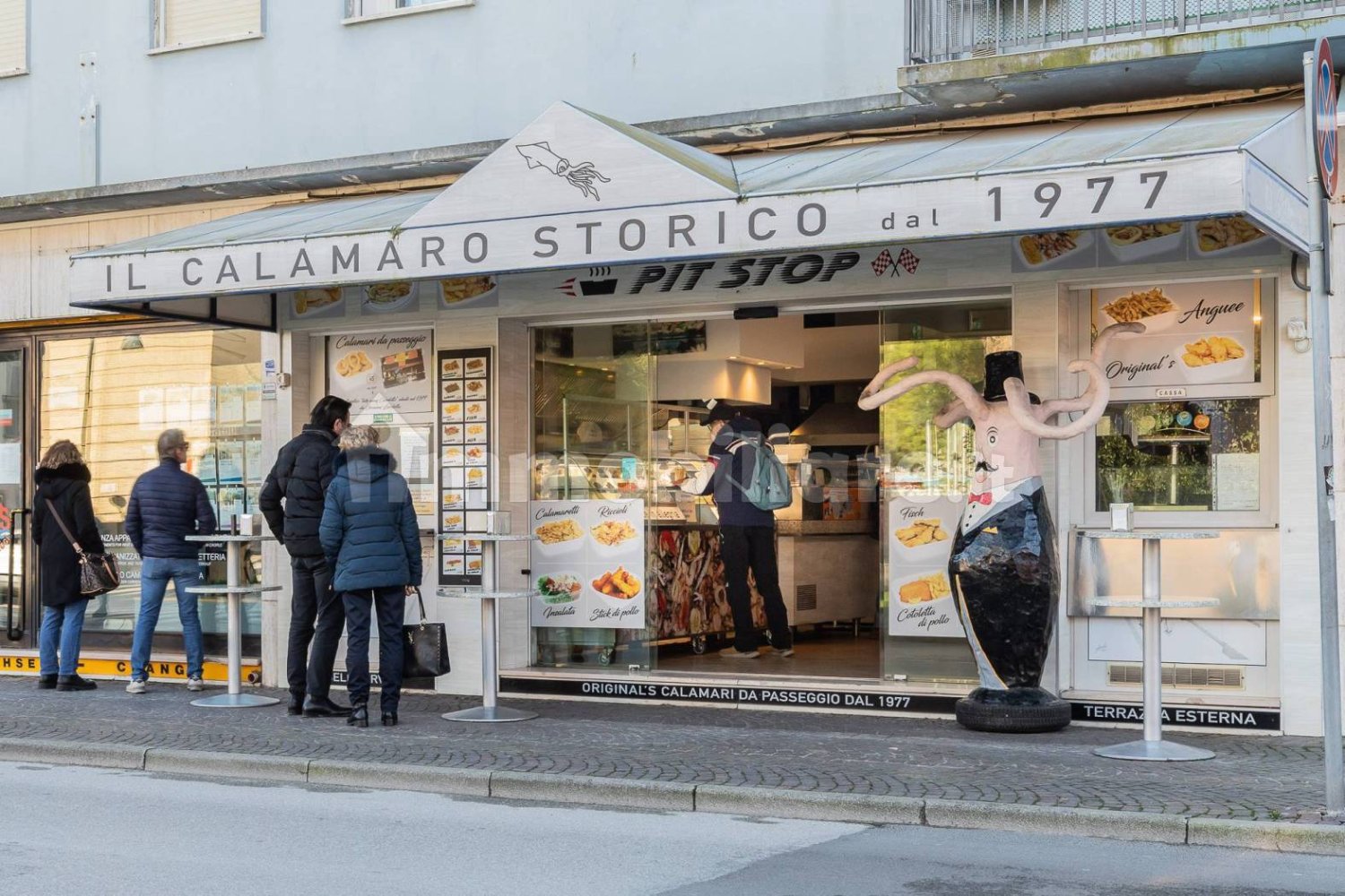 5 rooms Commercial property in Caorle, Italy No. 228580