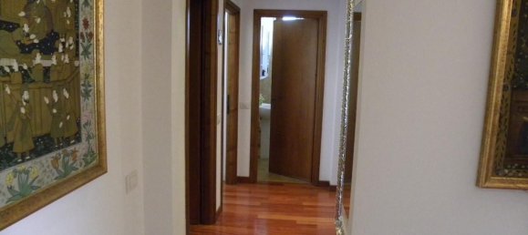 Apartamento de 3 divisões em Udine, Italy N.º 21188 4