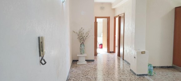 3 bedrooms Apartment in Rome, Italy No. 348251 3