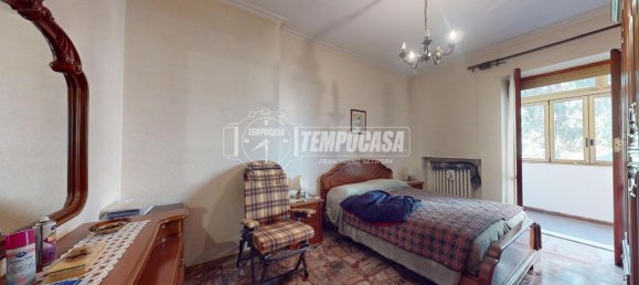 3 rooms Apartment in Turin, Italy No. 11608 3