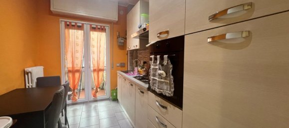 3 bedrooms Apartment in Milan, Italy No. 329761 7