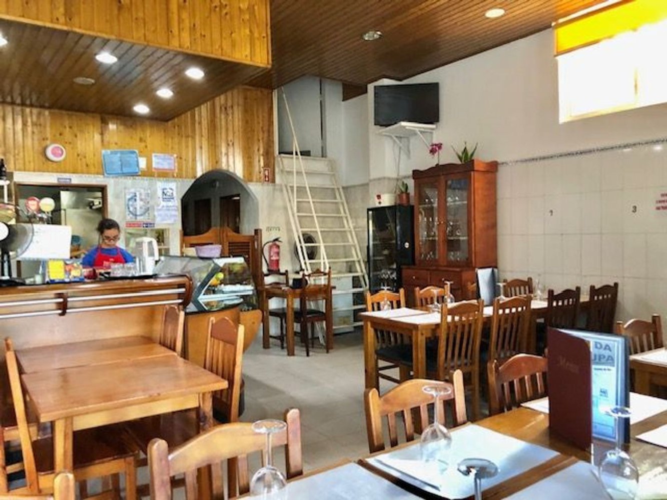 Propiedad comercial en Oeiras, Portugal 85 m² No. 329618