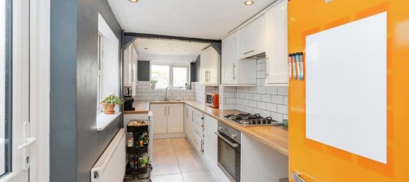 2 bedrooms House in Watford, United Kingdom No. 6045 3