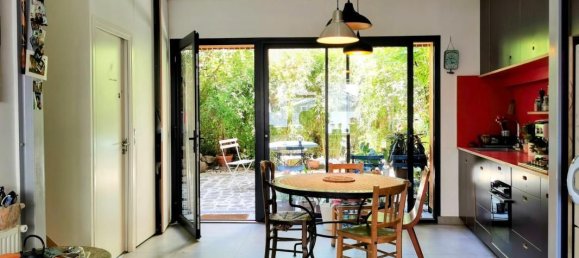 3 bedrooms House in Paris, France No. 150759 4