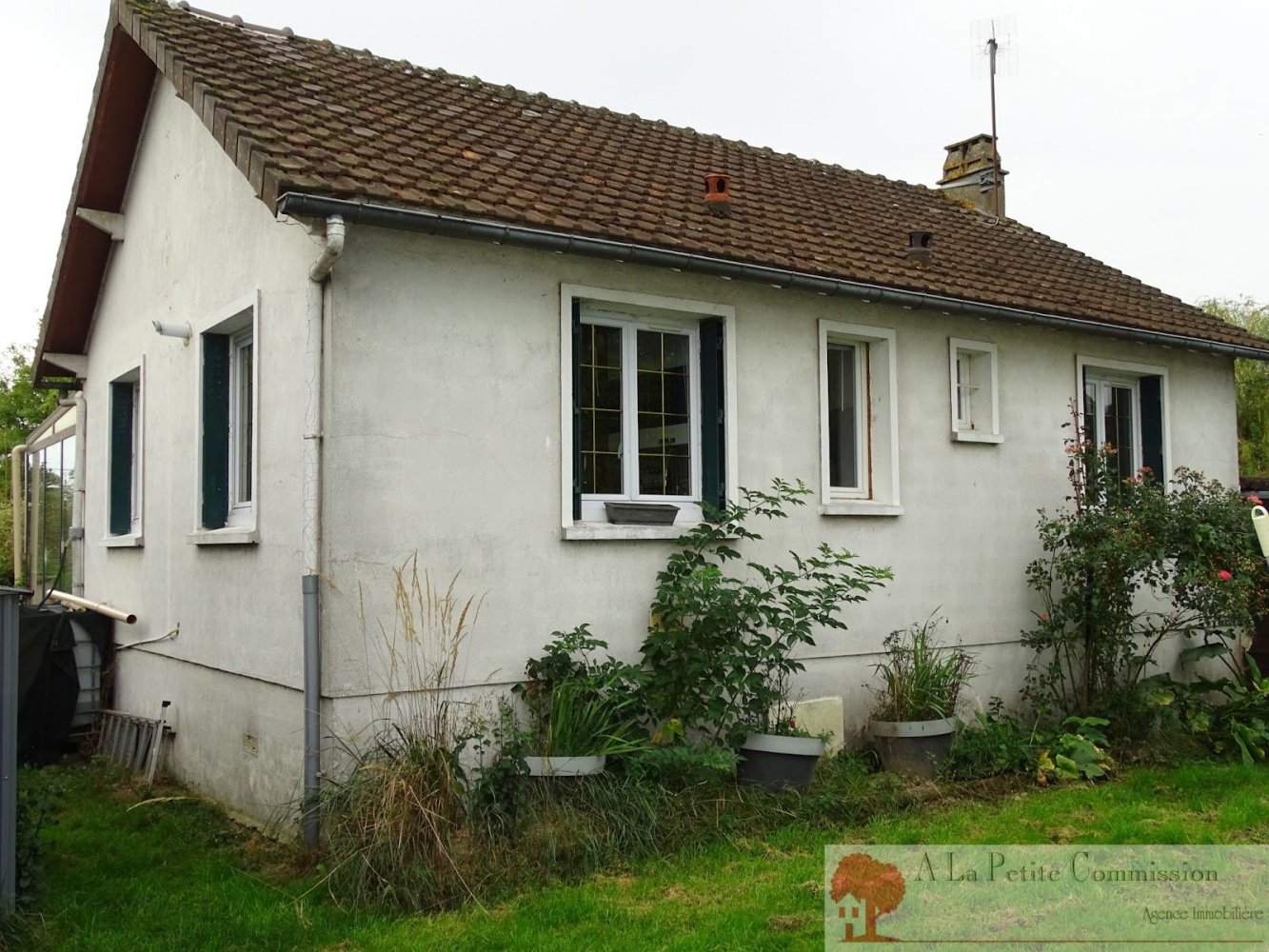 Casa de 2 dormitorios en Le Favril, France No. 97319