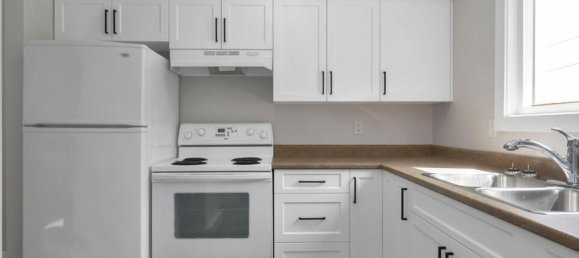 2 bedrooms House in British Columbia, Canada No. 236 4