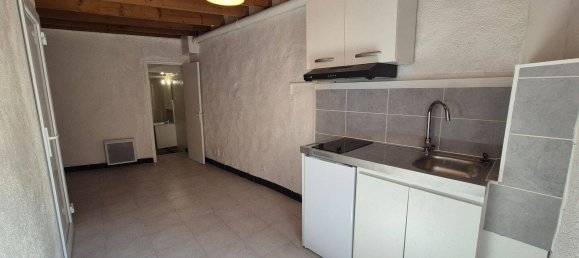 Studio in Gardanne, France No. 331505 3