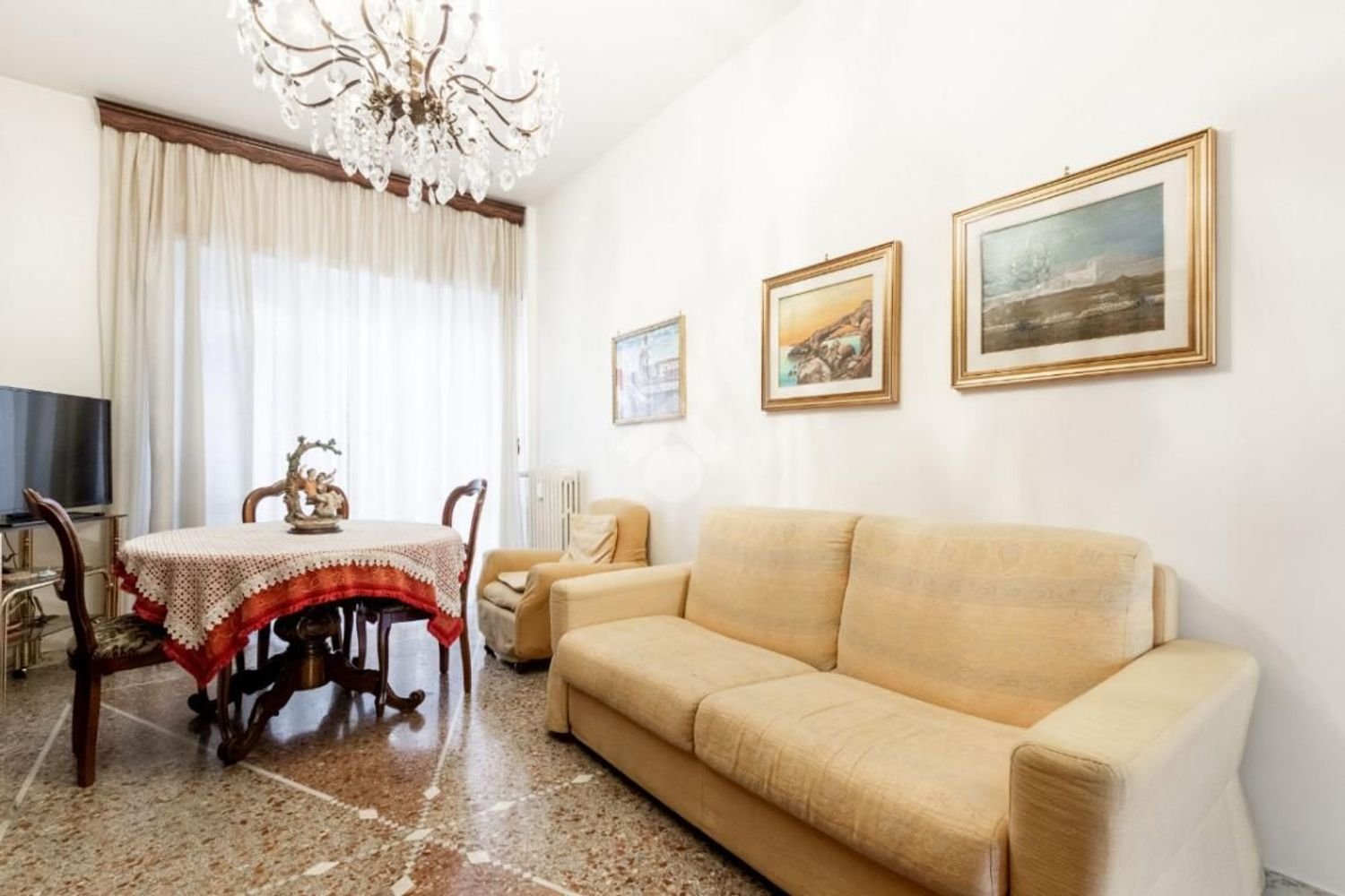 2 rooms Apartment in Rome, Italy No. 30444
