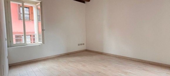 Apartamento de 3 dormitorios en Castellarano, Italy No. 325262 4
