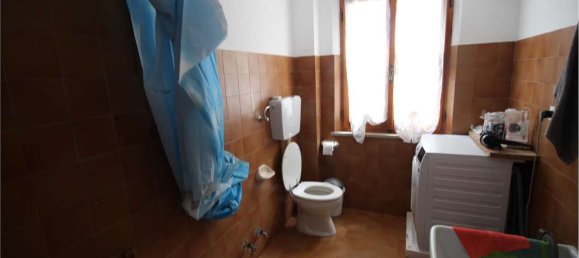 8-Zimmer Haus in Montelabbate, Italy, Nr. 84452 3