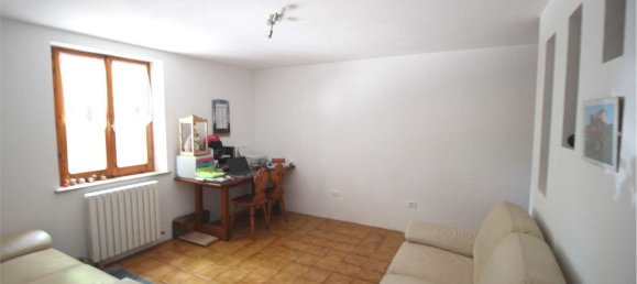 8-Zimmer Haus in Montelabbate, Italy, Nr. 84452 4