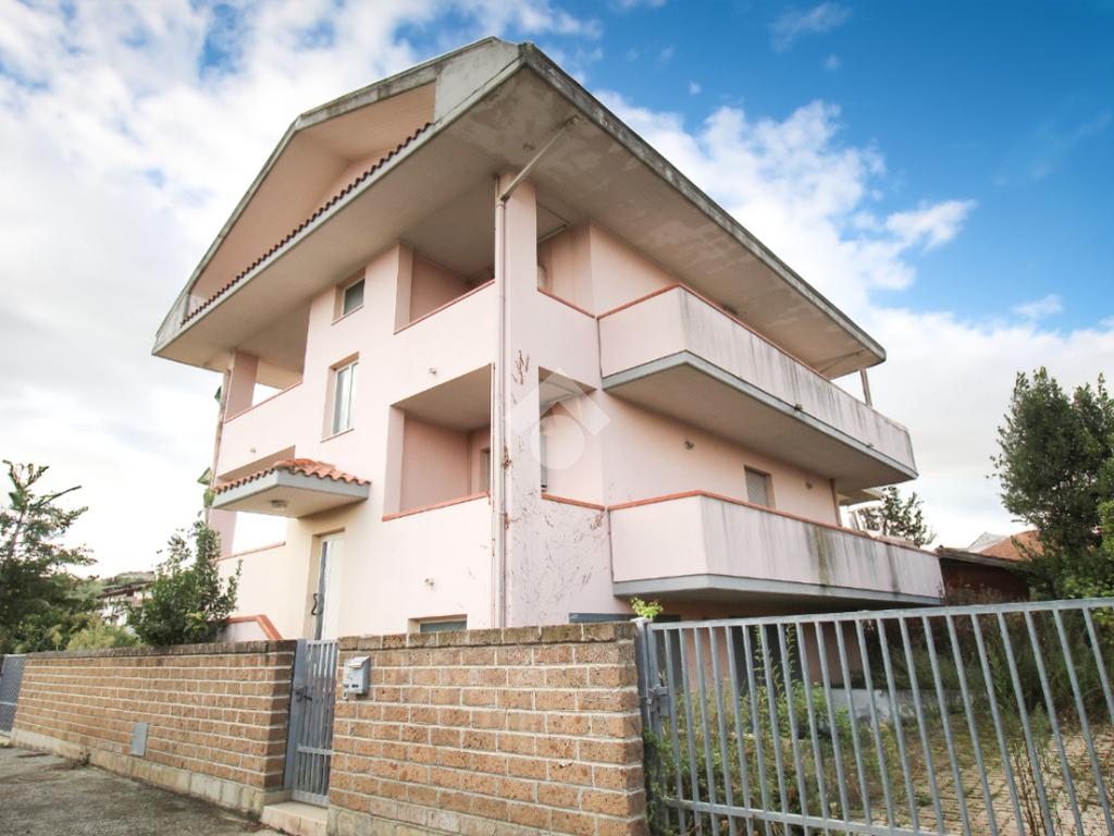 4 غرف نوم فيلا في Montesilvano, Italy رقم 33796