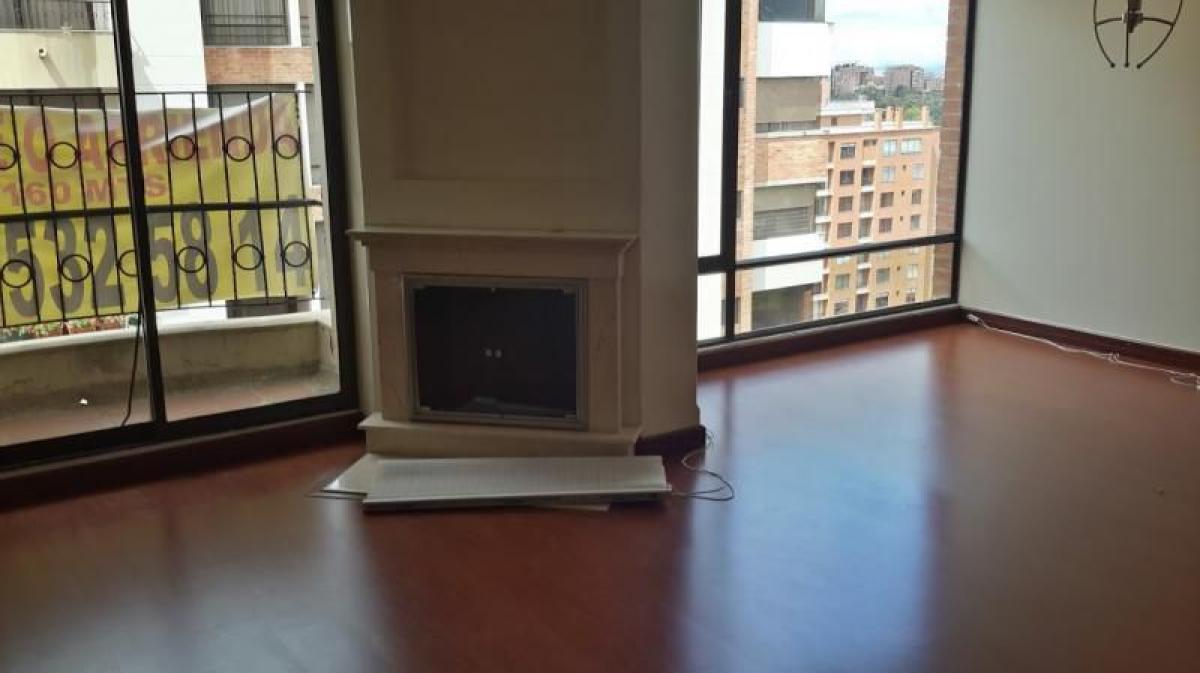 Casa de 3 dormitorios en Bogotá, Colombia No. 10885