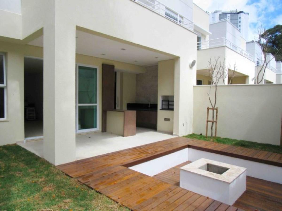 Casa de 4 dormitorios en Sao Paulo, Brazil No. 467476