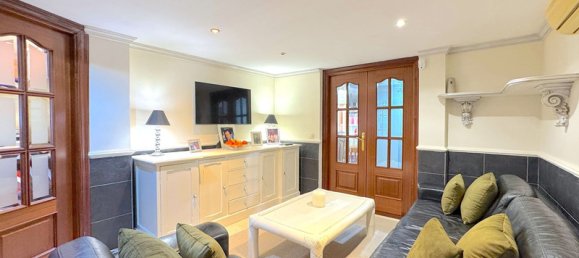 4 bedrooms Villa in Estepona, Spain No. 23626 16