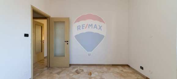 2-salle Appartement à Cassina de' Pecchi, Italy No. 94497 18