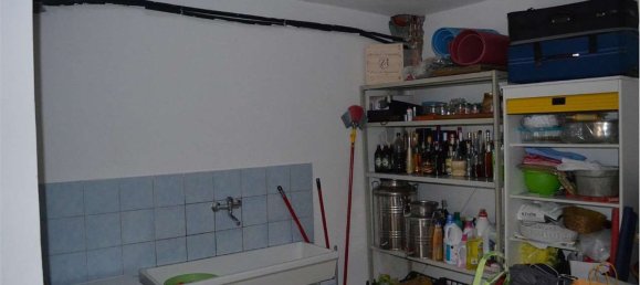 Дом с 8 комнатами в Монторио аль Вомано, Италия № 98322 10